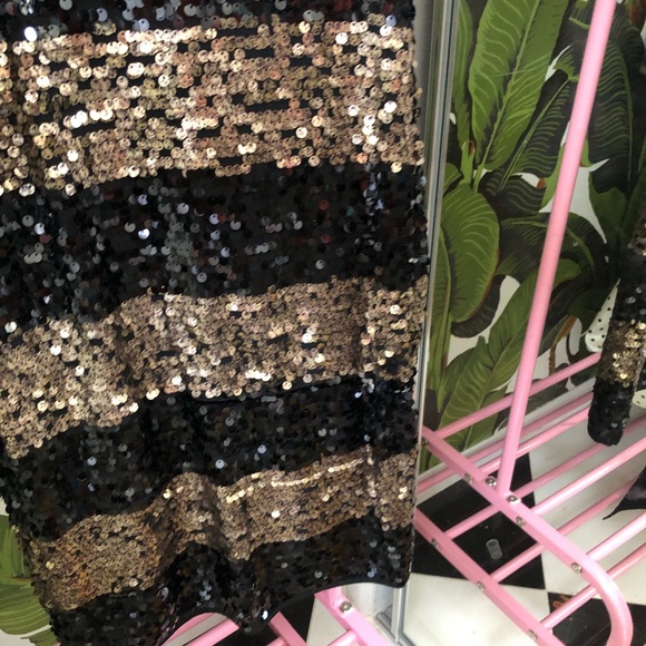 BCBG beautiful gold and black sequin dress - Picture 2 of 4